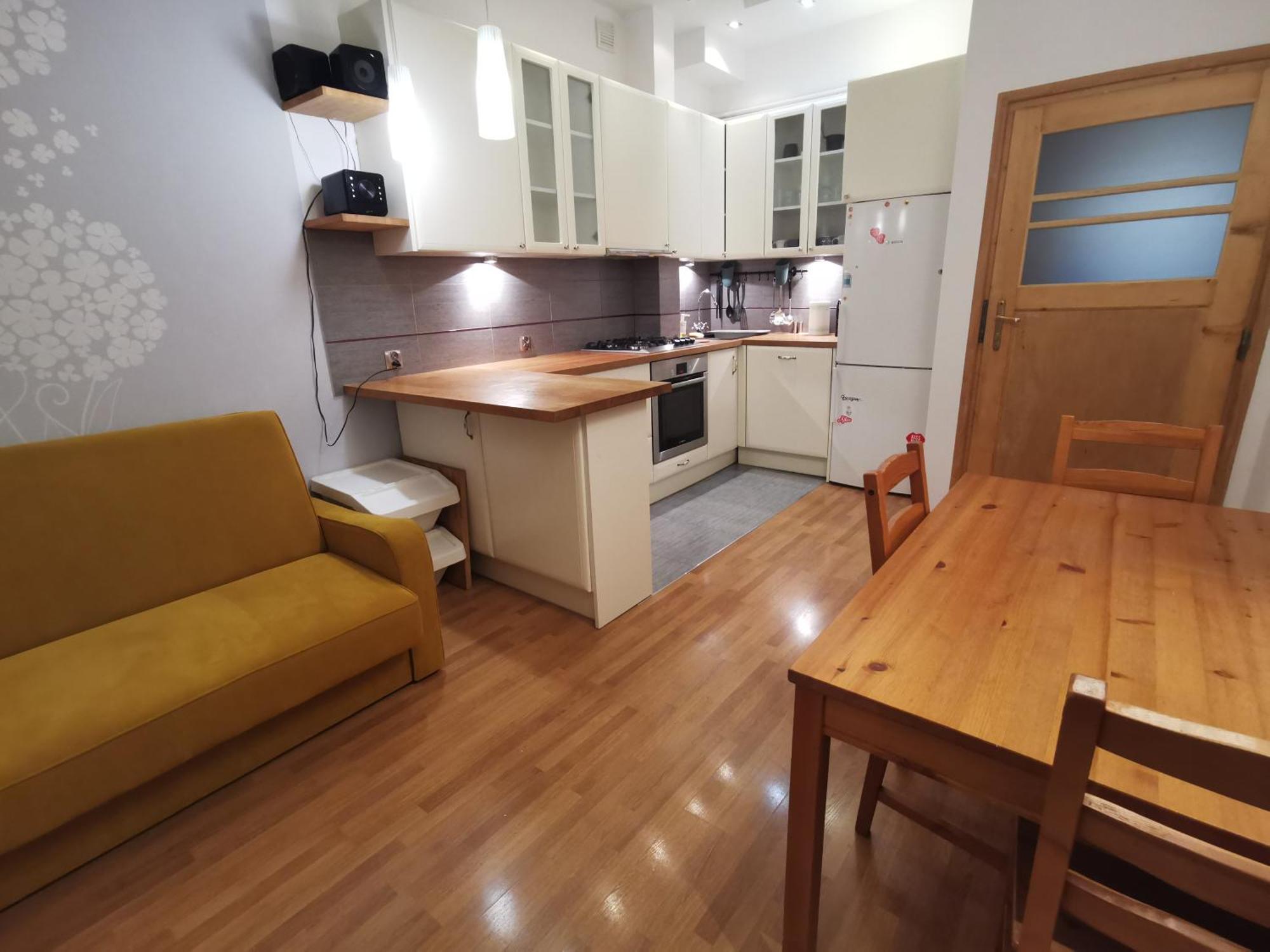 Cozy Spacious Apartment With Balcony Краков Экстерьер фото